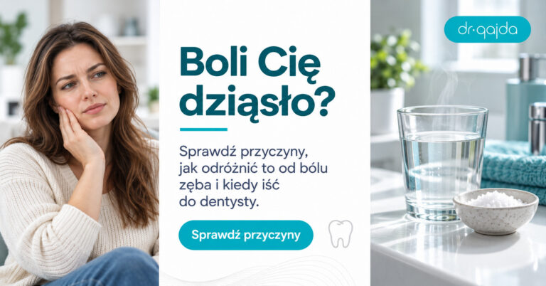 Kobieta z bólem dziąsła trzymająca się za policzek oraz szklanka ciepłej wody z solą - przyczyny bólu dziąsła i kiedy iść do dentysty